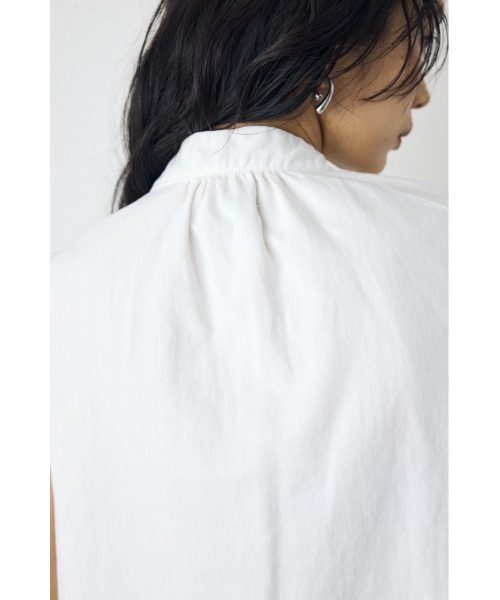 AZUL by moussy（アズールバイマウジー）の「【セットアップ対応】【身長/骨格別着用画像あり】ライトオンスデニムノースリーブタイブラウス ボウタイ リボン　春服　夏服　秋服（シャツ/ブラウス・レディース・ブルー/オフホワイト/ワンウォッシュ・MEDIUM/SMALL）」の21枚目の写真
