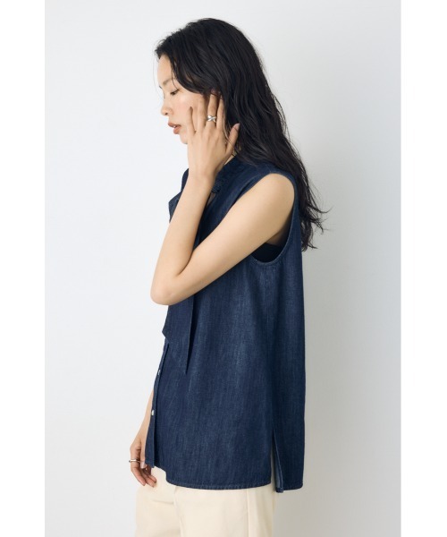 AZUL by moussy（アズールバイマウジー）の「【セットアップ対応】【身長/骨格別着用画像あり】ライトオンスデニムノースリーブタイブラウス ボウタイ リボン　春服　夏服　秋服（シャツ/ブラウス・レディース・ブルー/オフホワイト/ワンウォッシュ・MEDIUM/SMALL）」の8枚目の写真