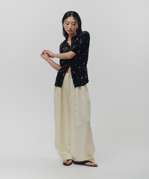 THINGS THAT MATTER(シングス ザット マター)の「STICKER PRINT VELOUR TOPS / ステッカー プリント ベロア トップス(Tシャツ/カットソー・レディース・ブラック×レッド/ブラック×イエロー・FREE)」の14枚目の写真