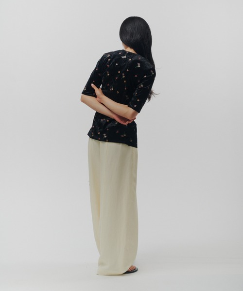 THINGS THAT MATTER(シングス ザット マター)の「STICKER PRINT VELOUR TOPS / ステッカー プリント ベロア トップス(Tシャツ/カットソー・レディース・ブラック×レッド/ブラック×イエロー・FREE)」の17枚目の写真