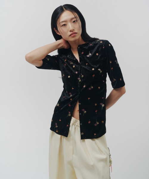 THINGS THAT MATTER(シングス ザット マター)の「STICKER PRINT VELOUR TOPS / ステッカー プリント ベロア トップス(Tシャツ/カットソー・レディース・ブラック×レッド/ブラック×イエロー・FREE)」の10枚目の写真