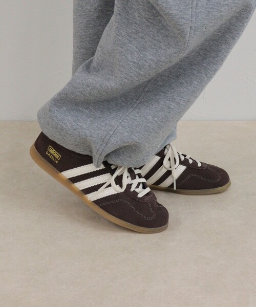 adidas(アディダス)の「【adidas/アディダス】GAZELLE LO PRO W(スニーカー・レディース・ブラウン/ベージュ・23/24)」の4枚目の写真