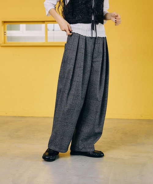 niko and...（ニコアンド）の「[MODE NORM CORE] 2タックコクーンチェックパンツ（その他パンツ・レディース・グレー/ネイビー/ブラウン・MEDIUM/LARGE）」の2枚目の写真