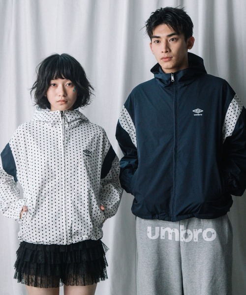 ALAND（エーランド）の「【UNISEX】ALAND×UMBRO／ドット切り替えナイロンブルゾン（ナイロンジャケット・レディース・オフホワイト/ネイビー・SMALL/LARGE）」の2枚目の写真