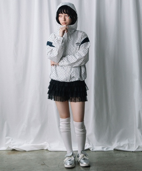 ALAND（エーランド）の「【UNISEX】ALAND×UMBRO／ドット切り替えナイロンブルゾン（ナイロンジャケット・レディース・オフホワイト/ネイビー・SMALL/LARGE）」の12枚目の写真