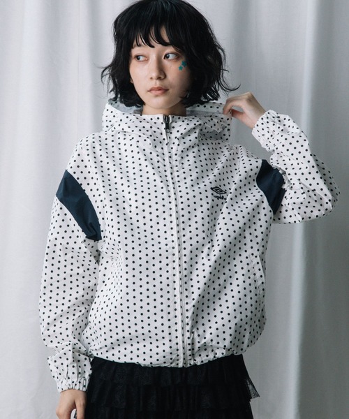 ALAND（エーランド）の「【UNISEX】ALAND×UMBRO／ドット切り替えナイロンブルゾン（ナイロンジャケット・レディース・オフホワイト/ネイビー・SMALL/LARGE）」の13枚目の写真