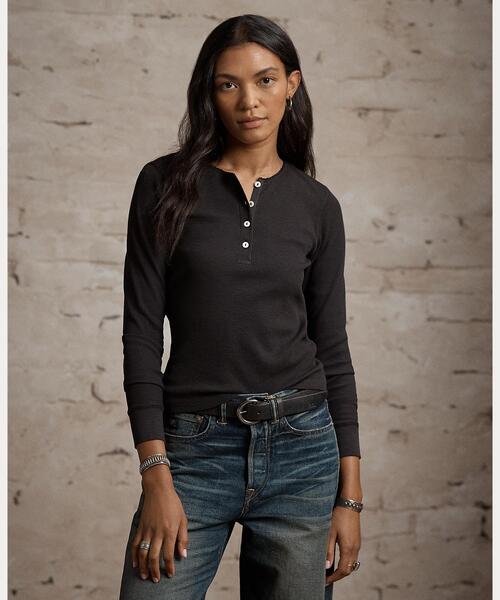 RRL(ダブル アール エル)の「ストレッチ ワッフルニット ヘンリーネック シャツ(Tシャツ/カットソー・レディース・ブラウン・3/2/1/4)」の2枚目の写真