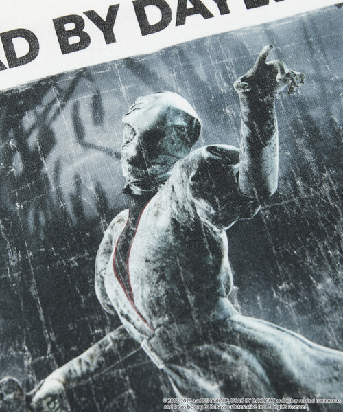 FREAK'S STORE(フリークスストア)の「DEAD BY DAYLIGHT 別注 THE NURSE フォト バックプリント クルーネックTシャツ(Tシャツ/カットソー・メンズ・ホワイト/ブラック・LARGE/MEDIUM/X-LARGE)」の9枚目の写真