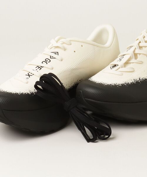 Y-3(ワイスリー)の「Y-3 EVO SL ATR GTX(スニーカー・メンズ・ホワイト×ブラック・29.0cm/29.5cm/26.0cm/26.5cm/27.0cm/27.5cm/28.0cm/28.5cm/23.0cm/23.5cm/24.0cm/24.5cm/25.0cm/25.5cm/22.5cm)」の7枚目の写真