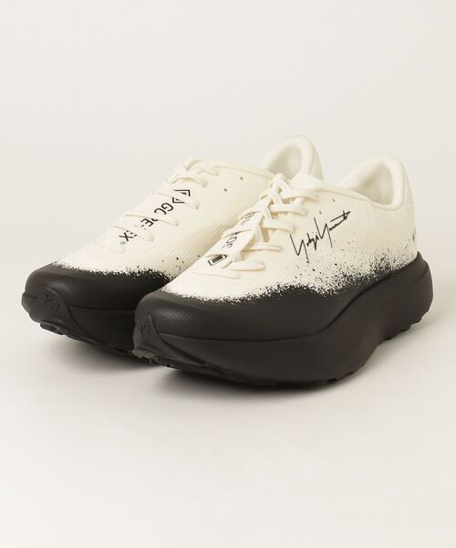 Y-3(ワイスリー)の「Y-3 EVO SL ATR GTX(スニーカー・メンズ・ホワイト×ブラック・29.0cm/29.5cm/26.0cm/26.5cm/27.0cm/27.5cm/28.0cm/28.5cm/23.0cm/23.5cm/24.0cm/24.5cm/25.0cm/25.5cm/22.5cm)」の4枚目の写真