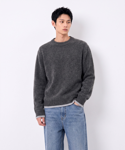 UNDEROFF(アンダーオフ)の「セミクロップ裾配色ニットダークグレー(ニット/セーター・レディース・チャコールグレー・MEDIUM/LARGE/X-LARGE)」の2枚目の写真