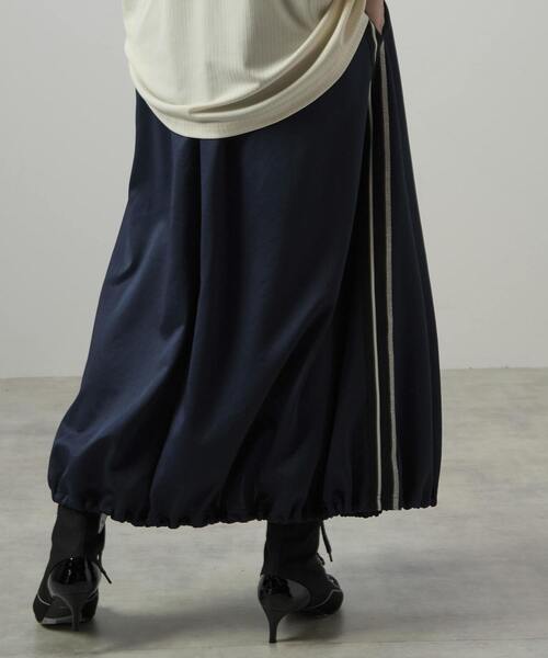 CONVERSE TOKYO(コンバーストウキョウ)の「SIDE LINE BALLOON SKIRT(スカート・レディース・ブラック/チャコールグレー/ライトグレー/カーキ・FREE)」の15枚目の写真