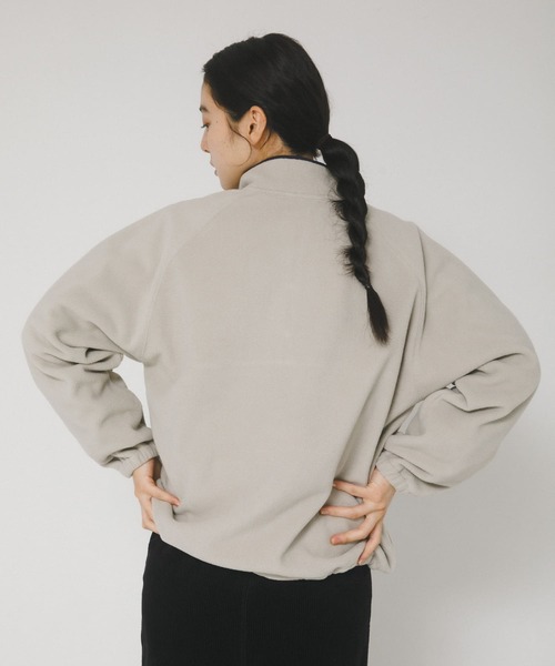 EKAL(エカル)の「マルチカラーフリーススタンドプルオーバー(その他トップス・レディース・アイボリー/オレンジ/パープル/ブラック・ONE)」の16枚目の写真