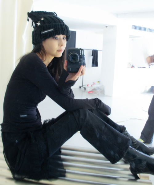 UNKNOWN PLANET(アンノウンプラネット)の「ヴィンテージブラックスリムストレートデニムパンツ(デニムパンツ・レディース・その他・SMALL/MEDIUM/LARGE)」の4枚目の写真