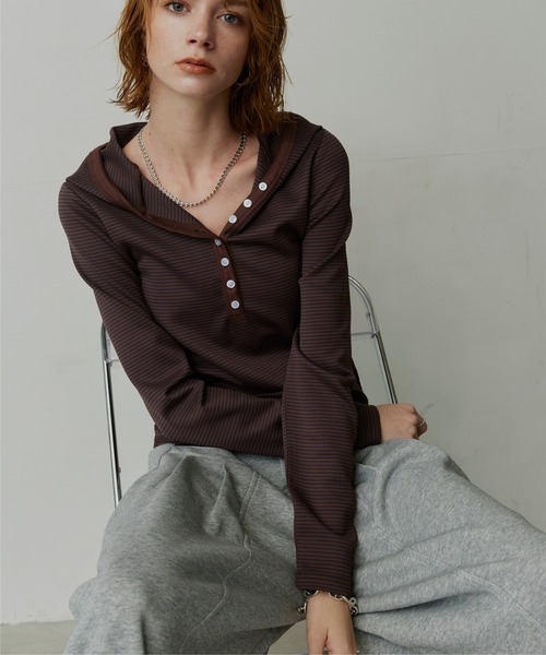 uchi.(ウチ)の「薄ポンチマイクロボーダーヘンリーネックフーディトップス(Tシャツ/カットソー・レディース・ブラウン/ネイビー・FREE)」の1枚目の写真