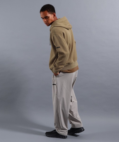 NUMERALS（ヌメラルズ）の「[NUMERALS]ALL-DAY COMFORT WAFFLE ZIP PARKA（パーカー・メンズ・グリーン/ブラック/ベージュ・MEDIUM/LARGE）」の6枚目の写真