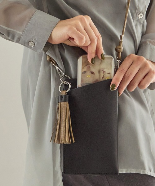 Fashion Letter(ファッションレター)の「バイカラー スマホショルダーバッグ(ショルダーバッグ・レディース・モカ/チャコールグレー/シルバー/ブラック・FREE)」の5枚目の写真