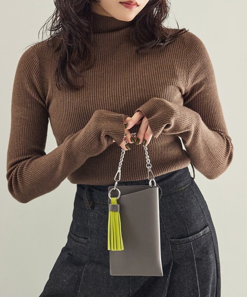 Fashion Letter(ファッションレター)の「バイカラー スマホショルダーバッグ(ショルダーバッグ・レディース・モカ/チャコールグレー/シルバー/ブラック・FREE)」の17枚目の写真