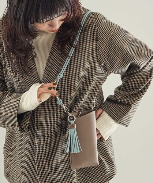 Fashion Letter(ファッションレター)の「バイカラー スマホショルダーバッグ(ショルダーバッグ・レディース・モカ/チャコールグレー/シルバー/ブラック・FREE)」の20枚目の写真