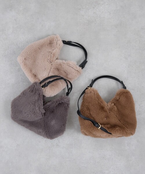 CACHELLIE(カシェリエ)の「【WEB限定】【CACHELLIE】トライアングル ファー2WAYショルダーバッグ(ショルダーバッグ・レディース・ベージュ/グレー/ブラウン・フリー)」の5枚目の写真