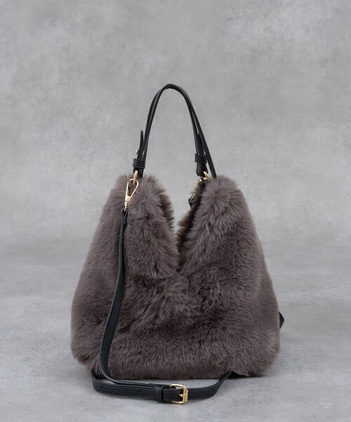 CACHELLIE(カシェリエ)の「【WEB限定】【CACHELLIE】トライアングル ファー2WAYショルダーバッグ(ショルダーバッグ・レディース・ベージュ/グレー/ブラウン・フリー)」の10枚目の写真