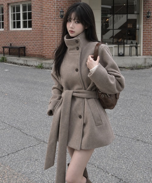 Aelina（エリナ）の「ステンカラーシングルブレストメルトンコートベルト付き（ステンカラーコート・レディース・チャコールグレー/モカ/ライトベージュ・FREE）」の10枚目の写真