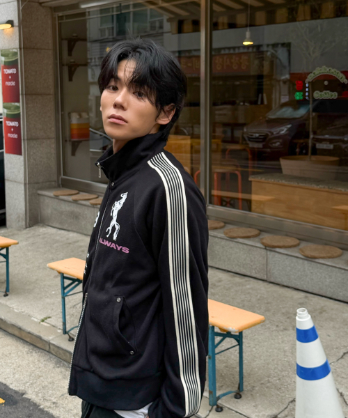 AMOU(アモウ)の「AMOU Horse Track Jacket BLACK(ナイロンジャケット・レディース・その他・1/2)」の16枚目の写真