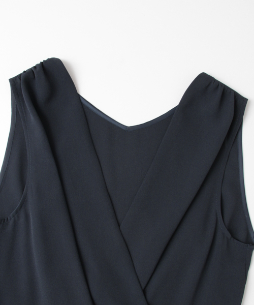 URBAN RESEARCH（アーバンリサーチ）の「UR トップス付カシュクールオールインワン（サロペット/オーバーオール・レディース・ネイビー/ブラック系その他/カーキ・FREE）」の8枚目の写真