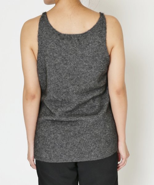FIGARO Paris（フィガロパリ）の「エアリーファー キャミソール◆（ニット/セーター・レディース・チャコールグレー/ブラック・FREE）」の7枚目の写真