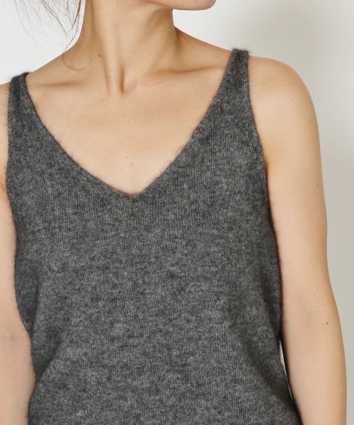 FIGARO Paris（フィガロパリ）の「エアリーファー キャミソール◆（ニット/セーター・レディース・チャコールグレー/ブラック・FREE）」の14枚目の写真