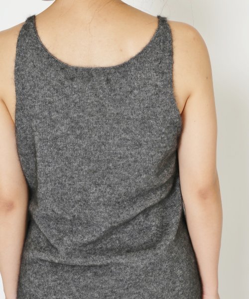 FIGARO Paris（フィガロパリ）の「エアリーファー キャミソール◆（ニット/セーター・レディース・チャコールグレー/ブラック・FREE）」の15枚目の写真