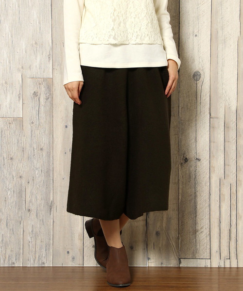 LBC(エルビーシー)の「アクリルナイロンミラノリブタックパンツ (その他パンツ・レディース・オフホワイト/ネイビー/オリーブ・MEDIUM)」の1枚目の写真