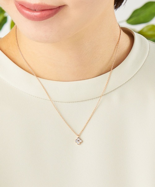 va vendome aoyama（ヴイエーヴァンドームアオヤマ）の「シルバー ジルコニアフラワーネックレス（ネックレス・レディース・イエローゴールド/シルバー/ピンクゴールド・40cm）」の6枚目の写真