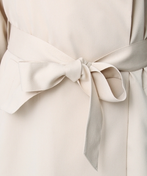 Andemiu（アンデミュウ）の「ノーカラードレストレンチコート749712（トレンチコート・レディース・ベージュ/ピンク/カーキ/ライトブルー・SMALL/MEDIUM）」の19枚目の写真