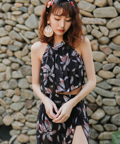 Angel Luna(エンジェルルナ)の「【6色】レディース 水着 ハイネック フレアトップ パレオ風スカート付 2wayビキニ水着 インナーショーツ付き(4点セット)(水着)」|ブラック系その他