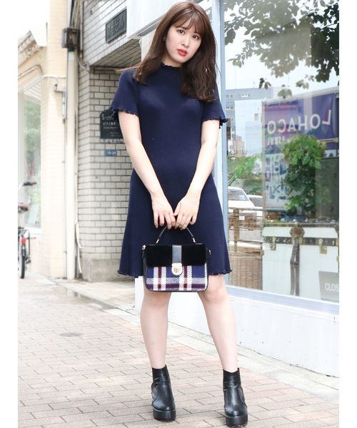 にゃー　　 半袖　ニット　ワンピース　フリル　シャツ dazzlin（ダズリン）の「フリルネック半袖ニットワンピース