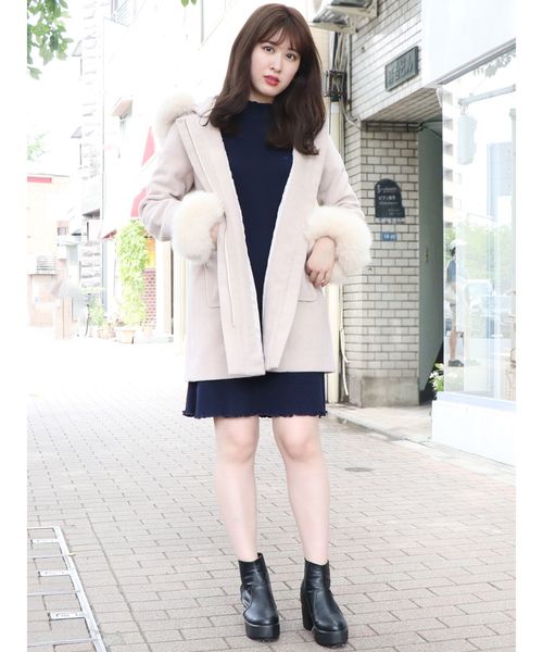 にゃー　　 半袖　ニット　ワンピース　フリル　シャツ dazzlin（ダズリン）の「フリルネック半袖ニットワンピース