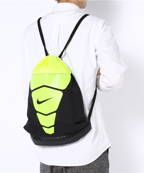 NIKE(ナイキ)の「ナイキ チームトレーニング ジムサック NIKE TEAM TRAINING GYMSACK - V(バックパック/リュック・メンズ・ブラック/グレー・ONE SIZE)」の3枚目の写真