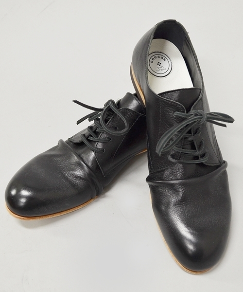 SHIPS JET BLUE（シップスジェットブルー）の「seesaw×SHIPS JET BLUE: タック レザープレーントゥ■（その他シューズ・メンズ・ブラック/ブラウン/キャメル・40/42/44）」の8枚目の写真