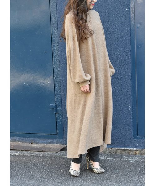 LHELBIE(レルビエ)の「ボリュームシルエットニットフレアイレヘムワンピース(ワンピース・レディース・ブラック/ベージュ/ブルー・M)」の17枚目の写真