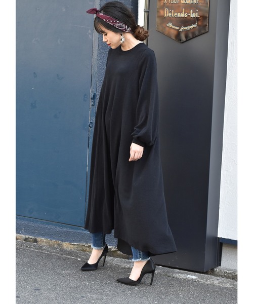 LHELBIE(レルビエ)の「ボリュームシルエットニットフレアイレヘムワンピース(ワンピース・レディース・ブラック/ベージュ/ブルー・M)」の13枚目の写真