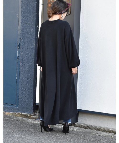 LHELBIE(レルビエ)の「ボリュームシルエットニットフレアイレヘムワンピース(ワンピース・レディース・ブラック/ベージュ/ブルー・M)」の10枚目の写真