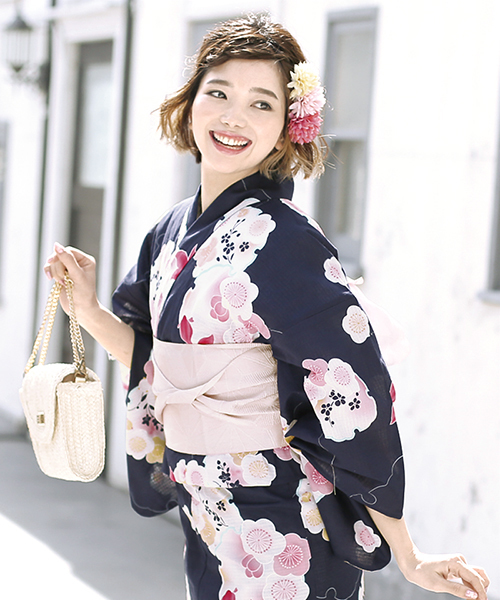 bonheur saisons(ボヌールセゾン)の「浴衣3点セット (浴衣+帯+下駄)「bonheur saisons/ボヌールセゾン」(浴衣・レディース・ネイビー/ホワイト系その他7/ブルー系その他6/ホワイト×ブルー/ダークネイビー/ホワイト系その他5/ホワイト系その他4/ライトブルー/ホワイト系その他6・FREE)」の8枚目の写真