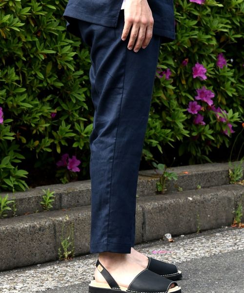 SHIPS（シップス）の「SU: リネン アンクル イージーパンツ（その他パンツ・メンズ・ブラック/ブラウン/ネイビー・S/M/L）」の8枚目の写真