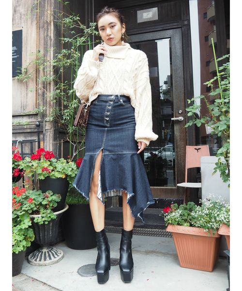 EVRIS（エヴリス）の「ドッキングイレギュラーヘムDENIMスカート（デニムスカート・レディース・ブラック/インディゴブルー・SMALL/MEDIUM）」の3枚目の写真