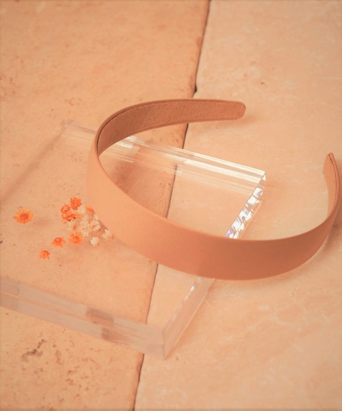 VIBGYOR Women（ヴィブジョー　ウィメン）の「セミワイドカチューシャ（カチューシャ・レディース・ブラック/ベージュ/パープル/ネイビー/レッド/グリーン・FREE）」の3枚目の写真