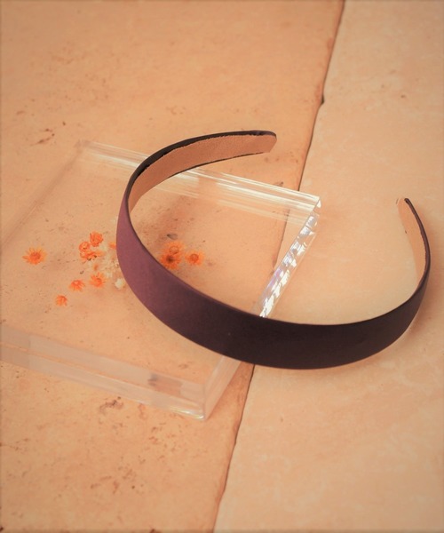 VIBGYOR Women（ヴィブジョー　ウィメン）の「セミワイドカチューシャ（カチューシャ・レディース・ブラック/ベージュ/パープル/ネイビー/レッド/グリーン・FREE）」の5枚目の写真