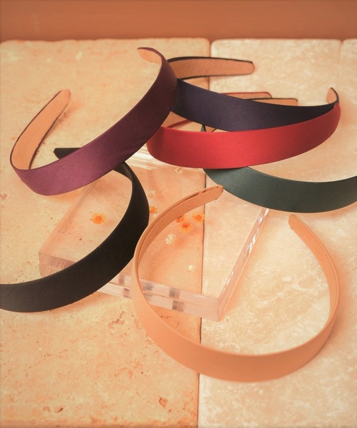 VIBGYOR Women（ヴィブジョー　ウィメン）の「セミワイドカチューシャ（カチューシャ・レディース・ブラック/ベージュ/パープル/ネイビー/レッド/グリーン・FREE）」の14枚目の写真