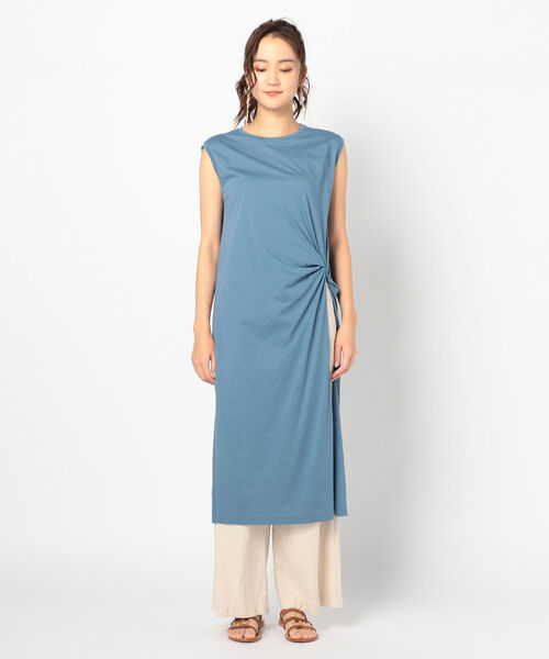 NOLLEY’S(ノーリーズ)の「ソフト天竺ツイストスリットワンピース(ワンピース・レディース・ライトブルー/ブラック/ベージュ・FREE)」の4枚目の写真