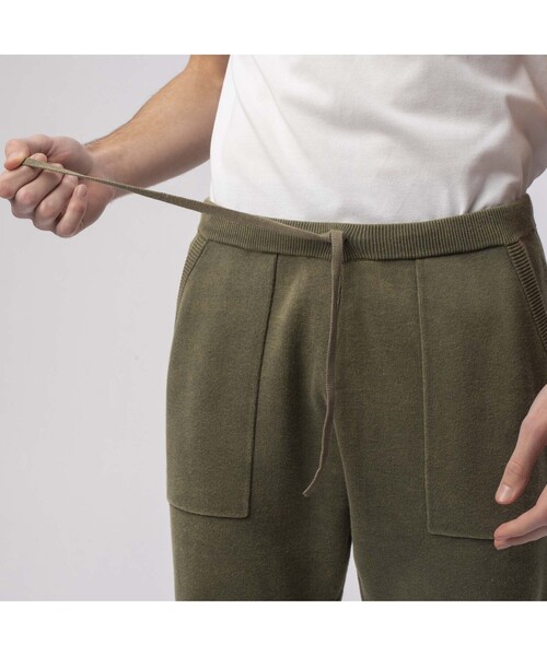 Lacoste ブラウン ジョガーパンツ 未使用 けたたましく 売買された 